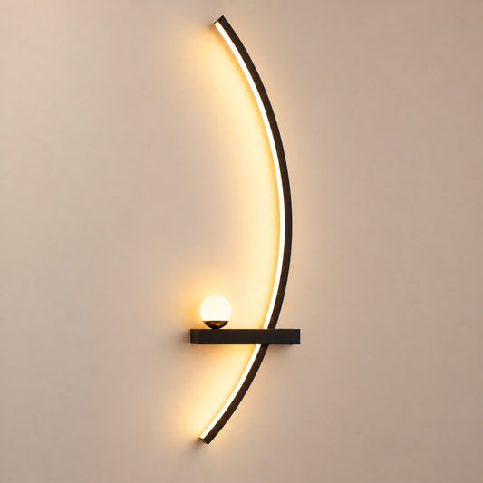 Applique murale LED en arc allumée, lumière chaude